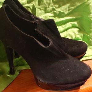 Black heeled booties